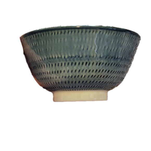 Japanese Rice bowl the color is blue with a bird on the bottom - Picture 4 of 6